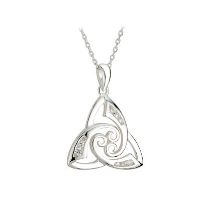 Pendant Celtic knot design with white stones