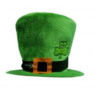 Ireland hat with buckle and shamrock motif